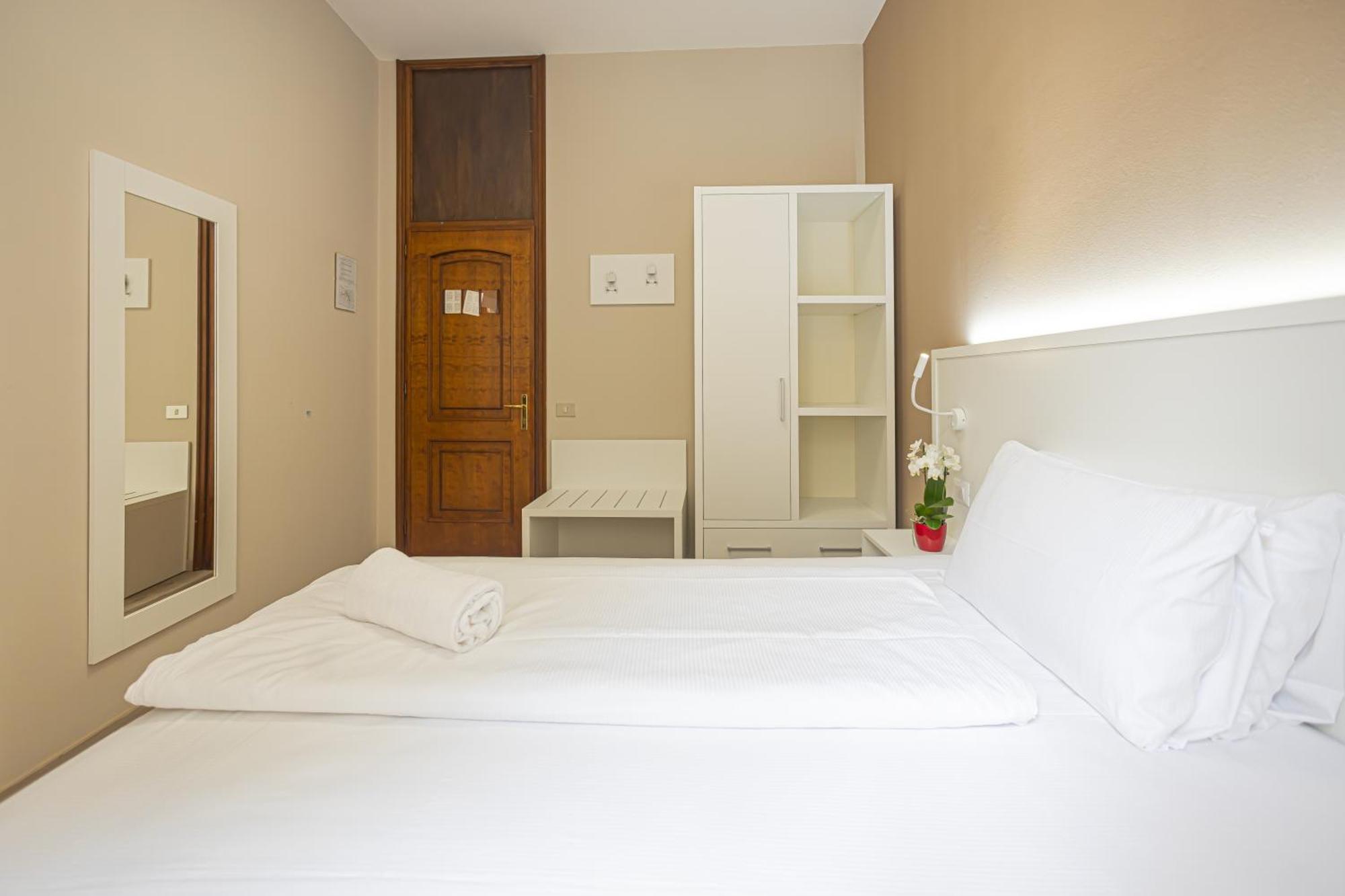 Hotel Il Portico By Lvg Hotel Collection Канобио Стая снимка